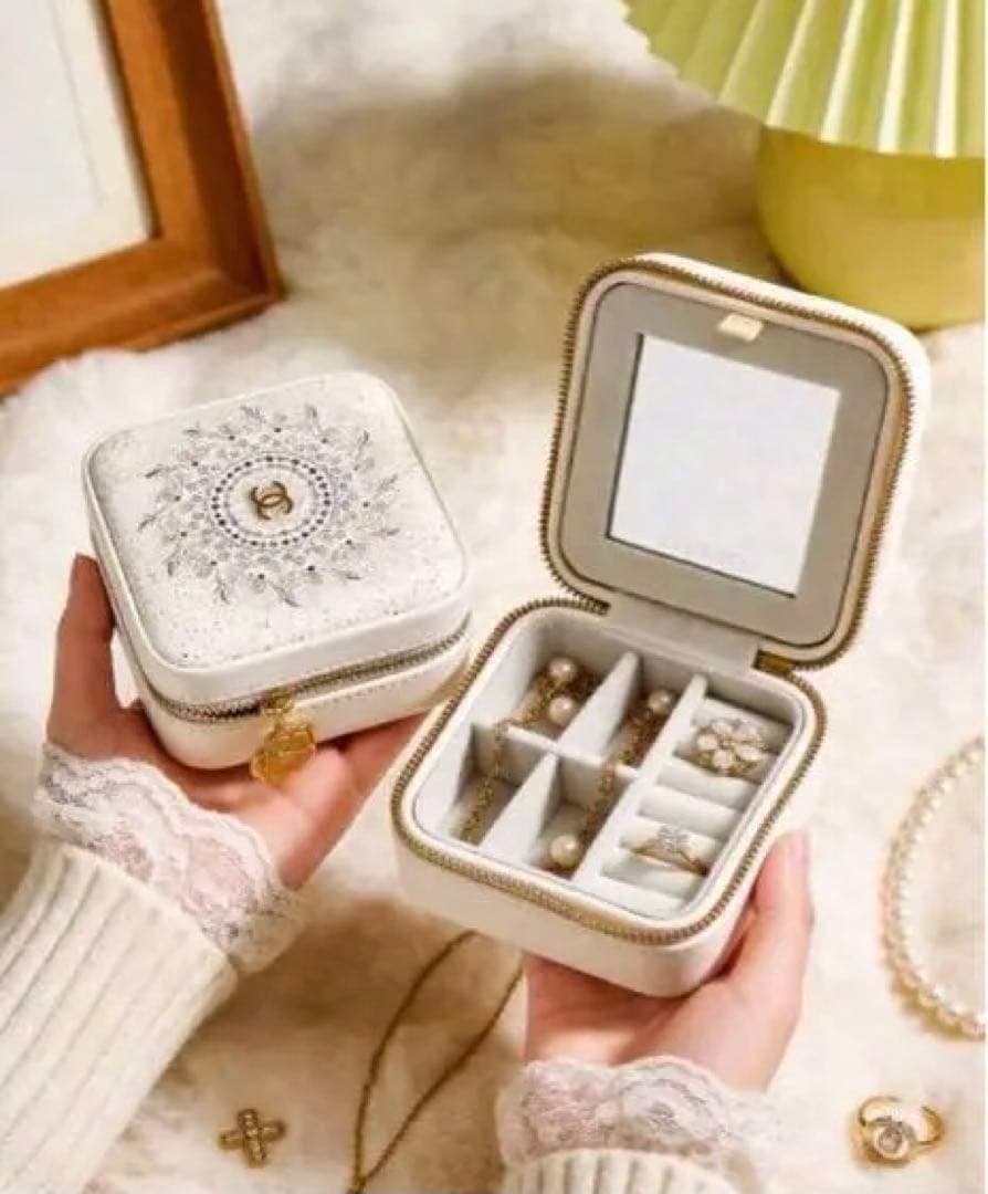 CHANEL ジュエリーボックス ホワイトノベルティ