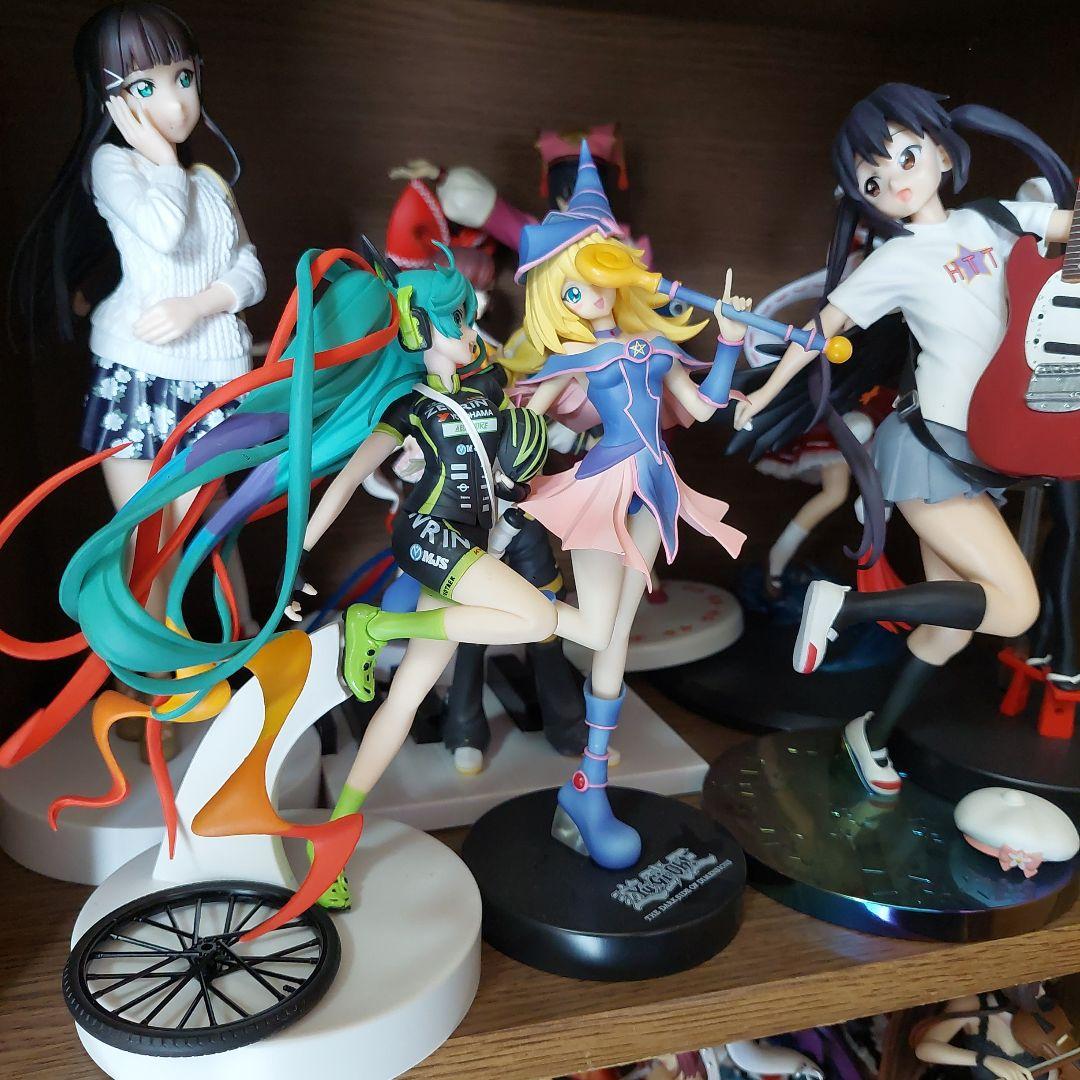 ワンピース　　初音ミク　ドラゴンボール　ハンターハンター　ガルパン　まとめ売り