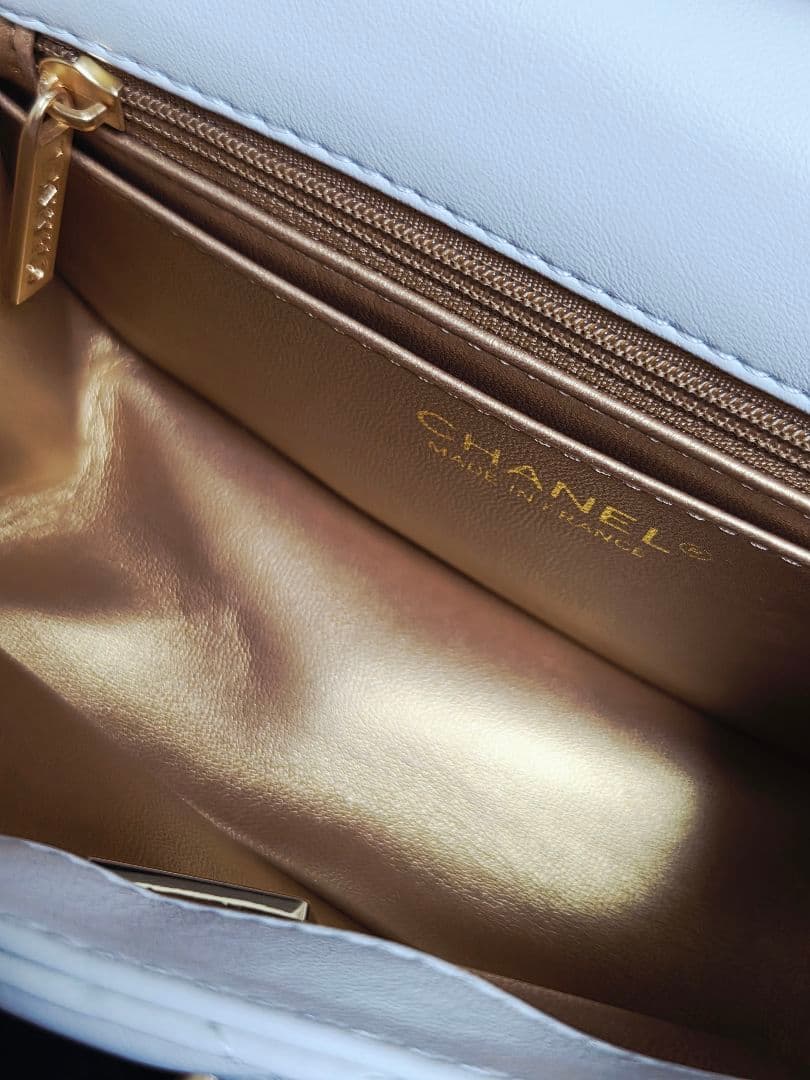 スモール♡ ホワイトレザー キルティング ショルダーバッグ ノベルティー