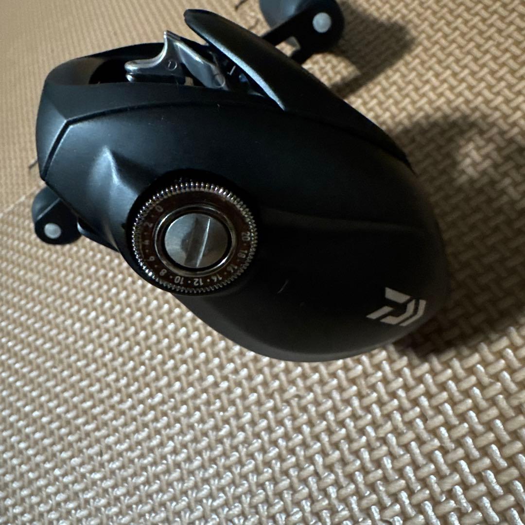 新品未使用　ダイワ　25タトゥーラ200TW ノーマルギア　右巻き