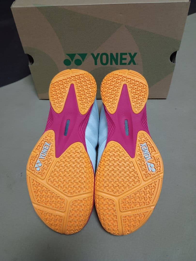 YONEXバドミントンシューズパワークッションコンフォートＺワイドミッド