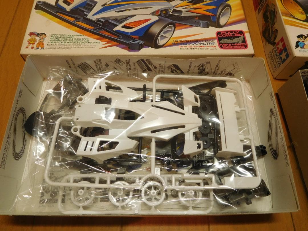 ミニ四駆　 キット２台、パーツセットまとめ売り