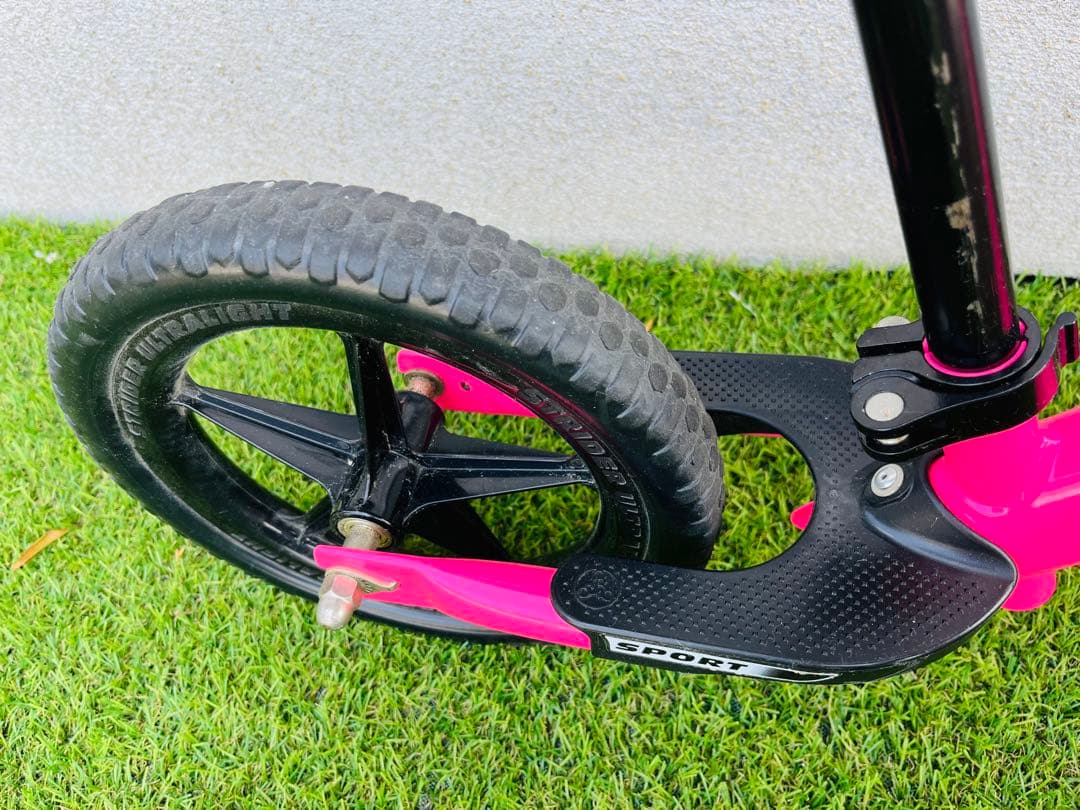 STRIDER ストライダー スポーツモデル ピンク 12インチ　美品