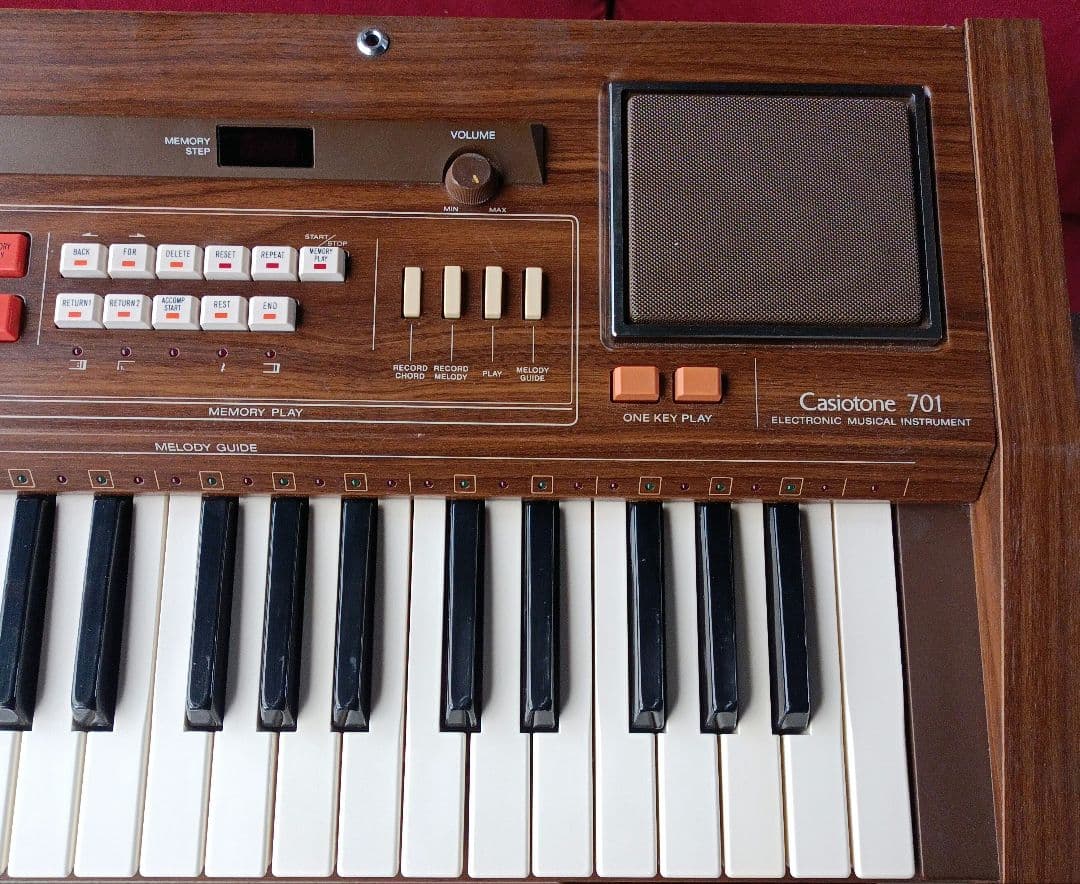 CASIO Casiotone 701 シンセサイザー