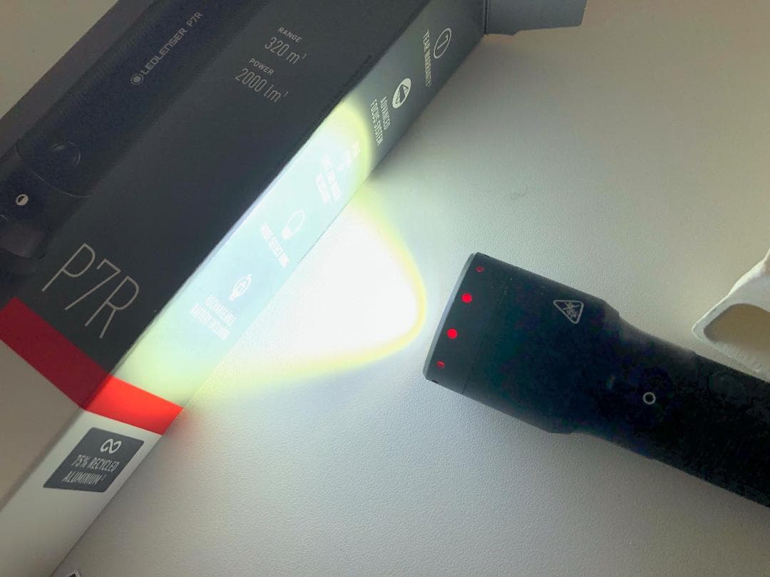 LEDLENSER P7R 懐中電灯 充電式 レッドレンザー　第4世代