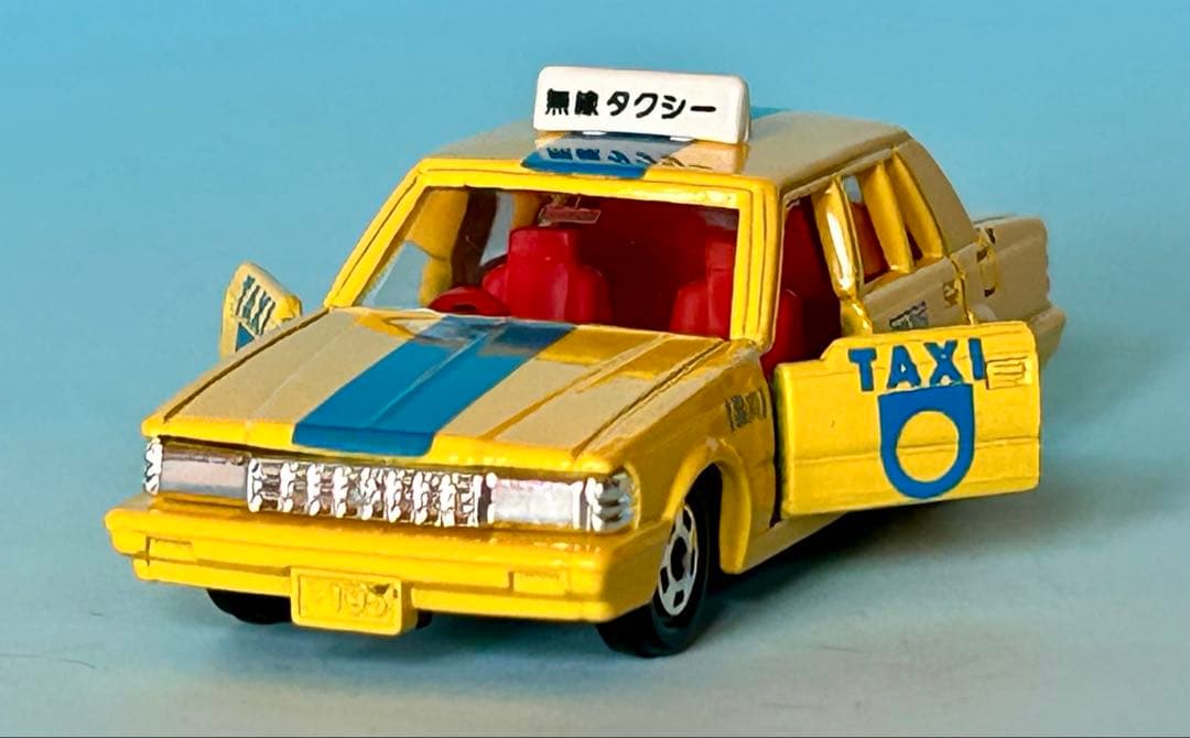 トミカ赤箱 28 トヨタ クラウン タクシー
