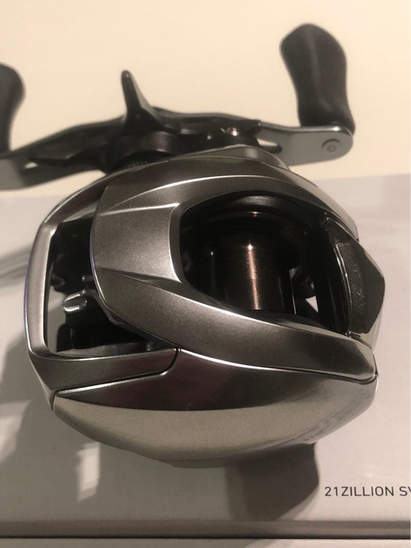 （未使用）ダイワ 21ジリオンSV TW1000H(右ハンドル)