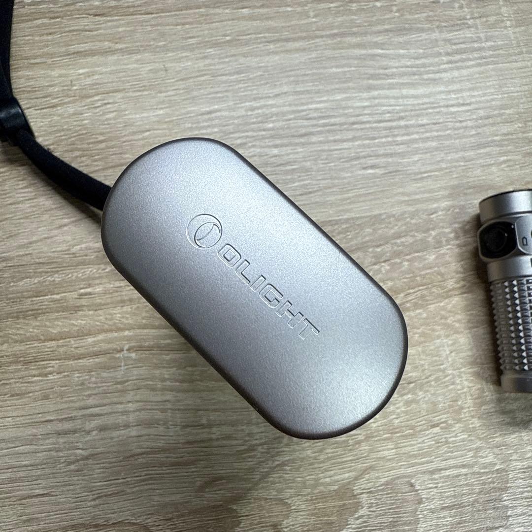 Olight Baton4 チタン Ti Premium 懐中電灯