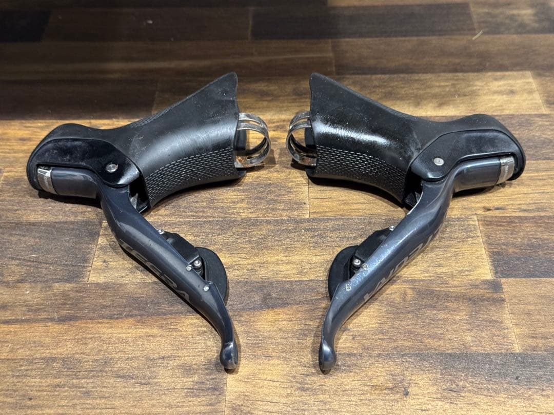 シマノUltegra ST-6770 Di2 STIレバー