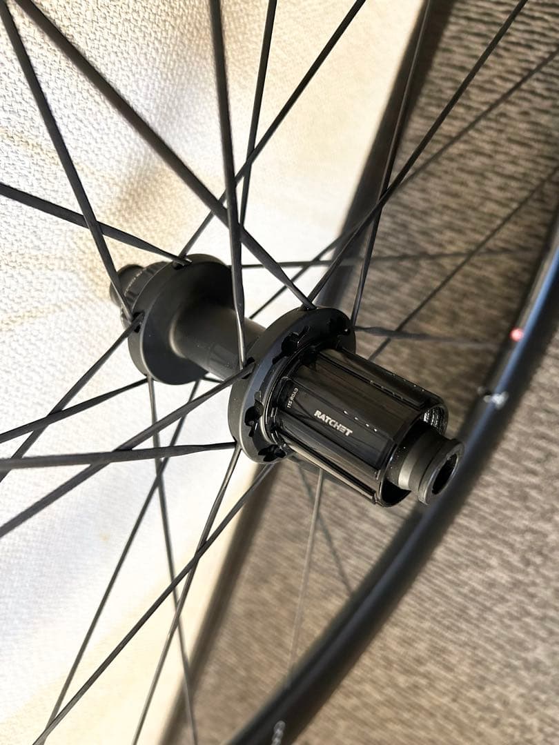 SWISS SIDE HADRON² Ultimate ホイール DT180
