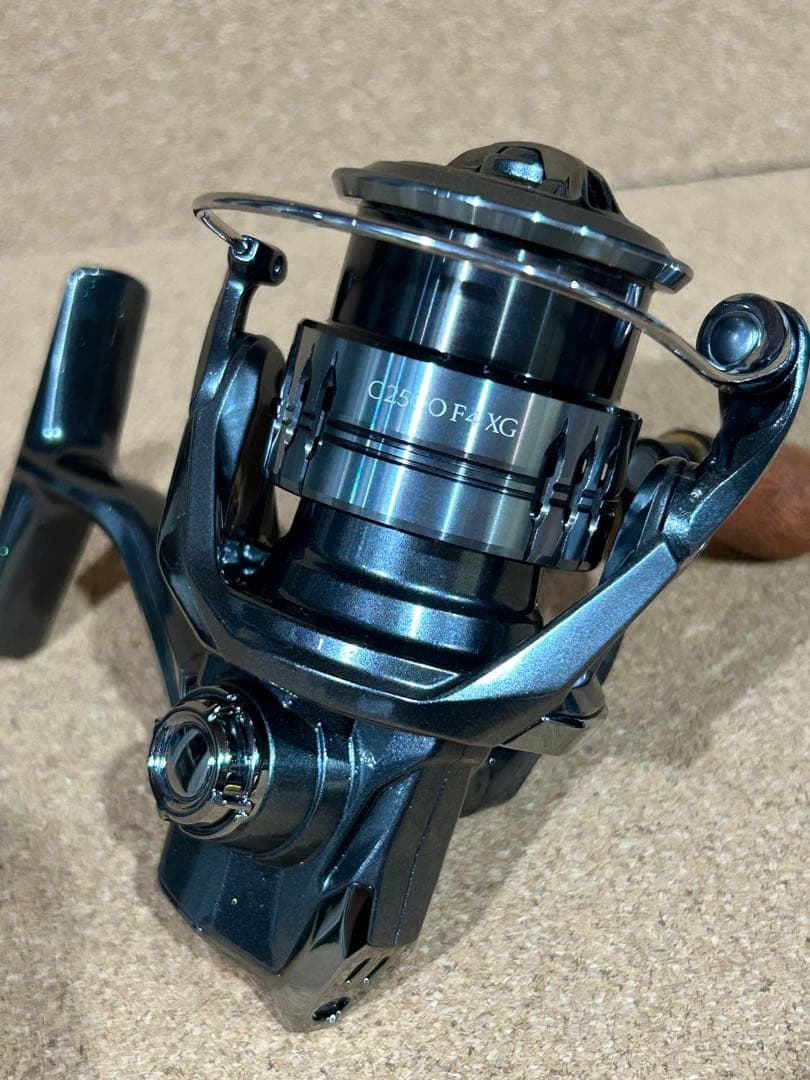 シマノ 25 コンプレックスXR C2500 F4 XG 美品