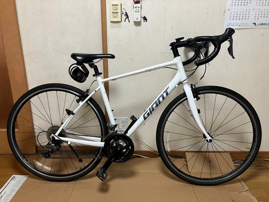 GIANT ESCAPE R DROPホワイトクロスバイク 速度計、鍵付き