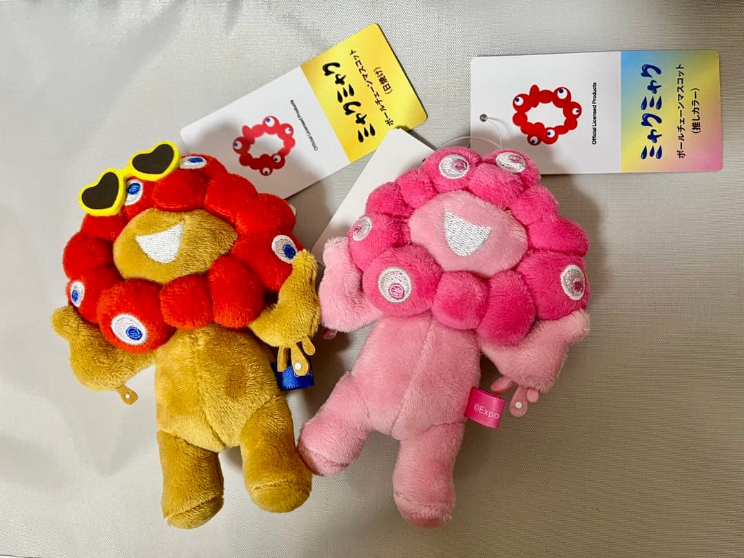 ミャクミャク　ボールチェーンマスコット　日焼け　推しカラー ピンク 公式タグ付き
