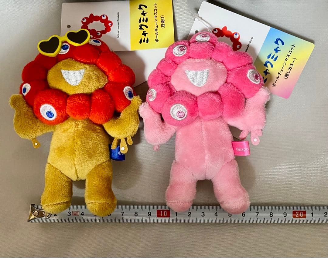 ミャクミャク　ボールチェーンマスコット　日焼け　推しカラー ピンク 公式タグ付き