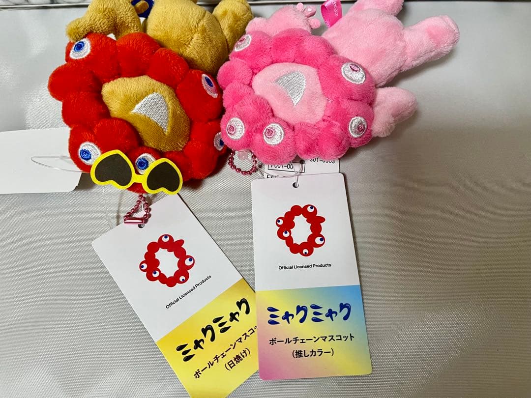 ミャクミャク　ボールチェーンマスコット　日焼け　推しカラー ピンク 公式タグ付き