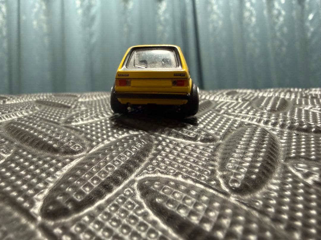 フォルクスワーゲン　ゴルフ1 ミニカー カスタムBORBETタイヤ引っ張り仕様