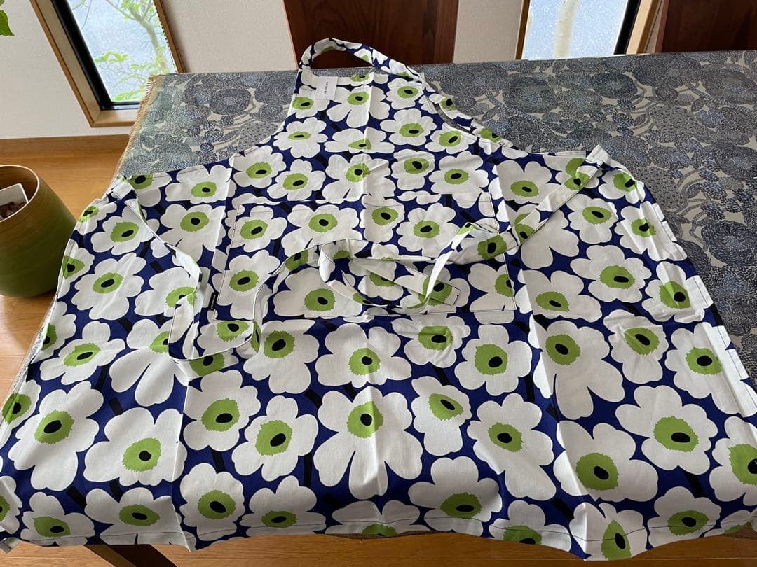 marimekko マリメッコ ✖︎ フィンエアー 限定色　エプロン　新品未使用