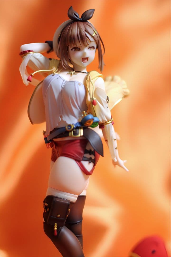 アルター　ライザのアトリエ ～常闇の女王と秘密の隠れ家～ライザ　フィギュア