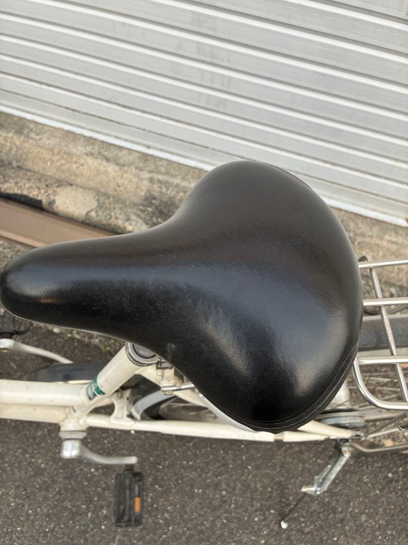 【引取り限定】ブリジストンシティサイクル 中古27インチ新品ヘルメット付き