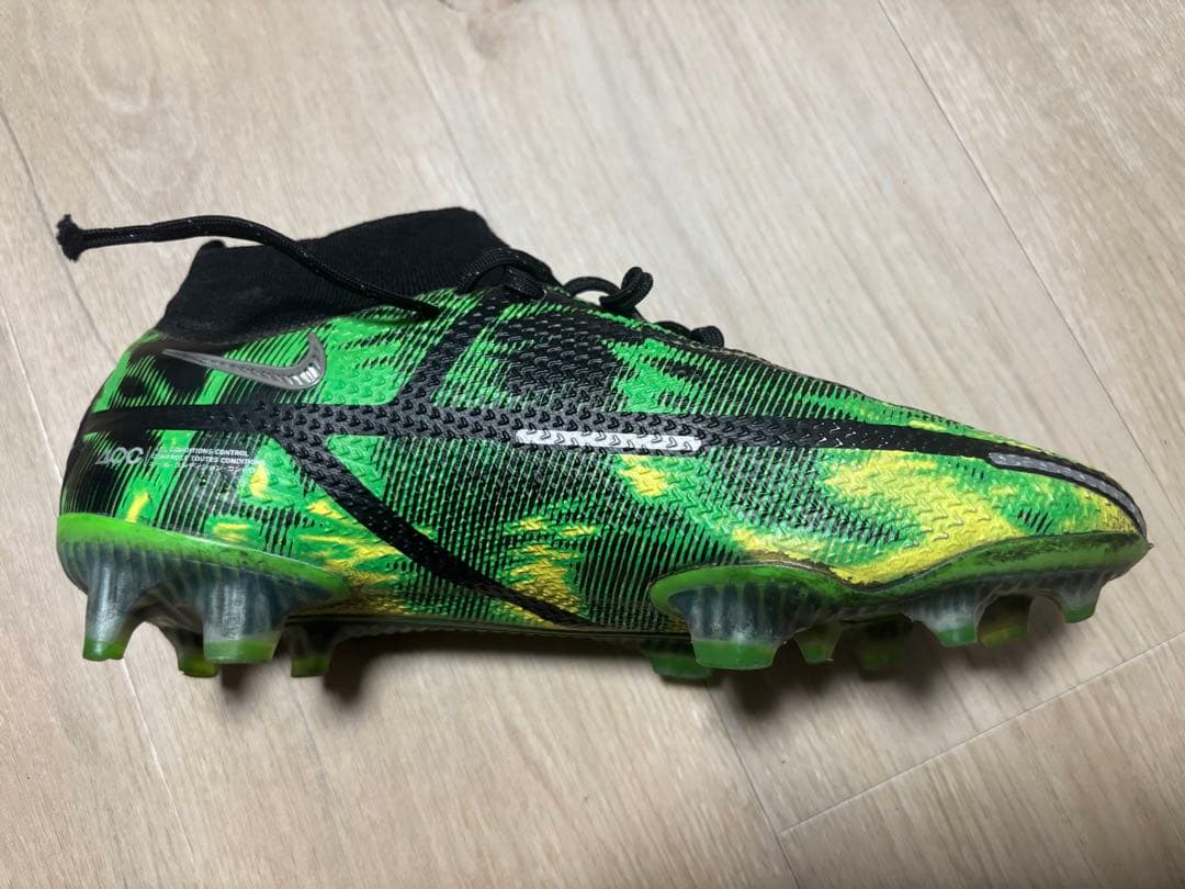 Nike サッカースパイク ファントムGTエリート FG