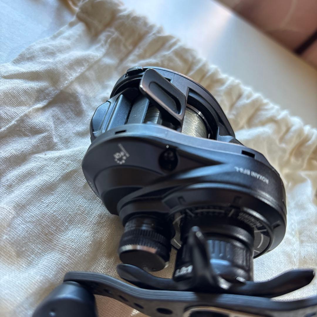 ABU Garciaベイトリール 　ROXANI　BF8-L