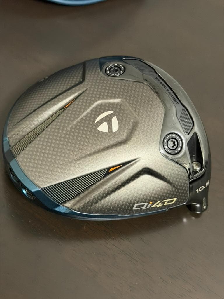 美品　テーラーメイド Qi4d ドライバー 10.5° ヘッド コーティング済