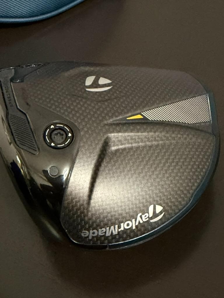 美品　テーラーメイド Qi4d ドライバー 10.5° ヘッド コーティング済