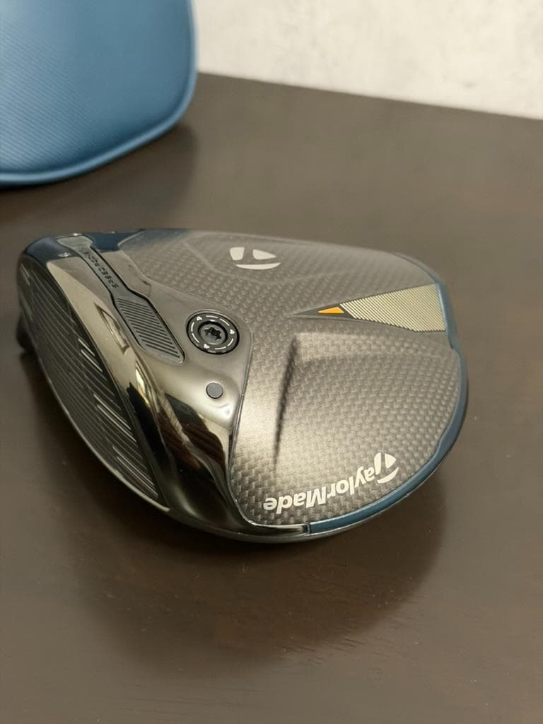 美品　テーラーメイド Qi4d ドライバー 10.5° ヘッド コーティング済
