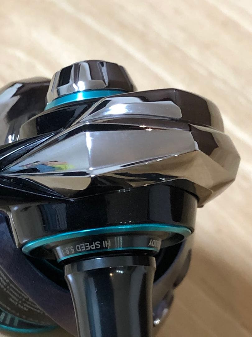 Daiwa 23エメラルダス リールRX FC LT2500S-H-DH