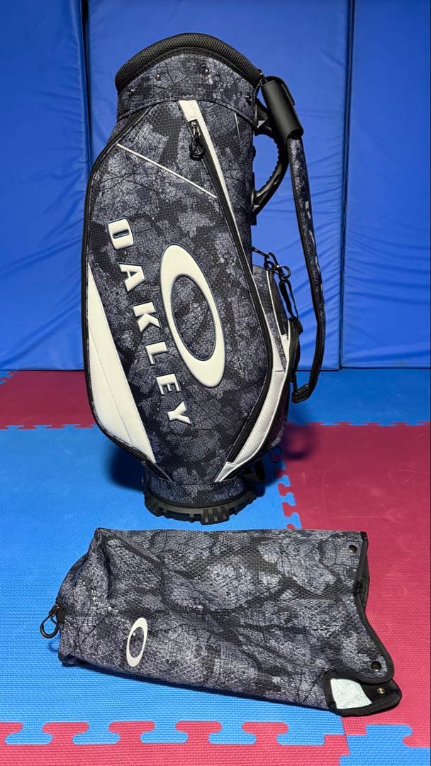 Oakley Golf Bag 18.0 キャディバッグ ブラック／グレー