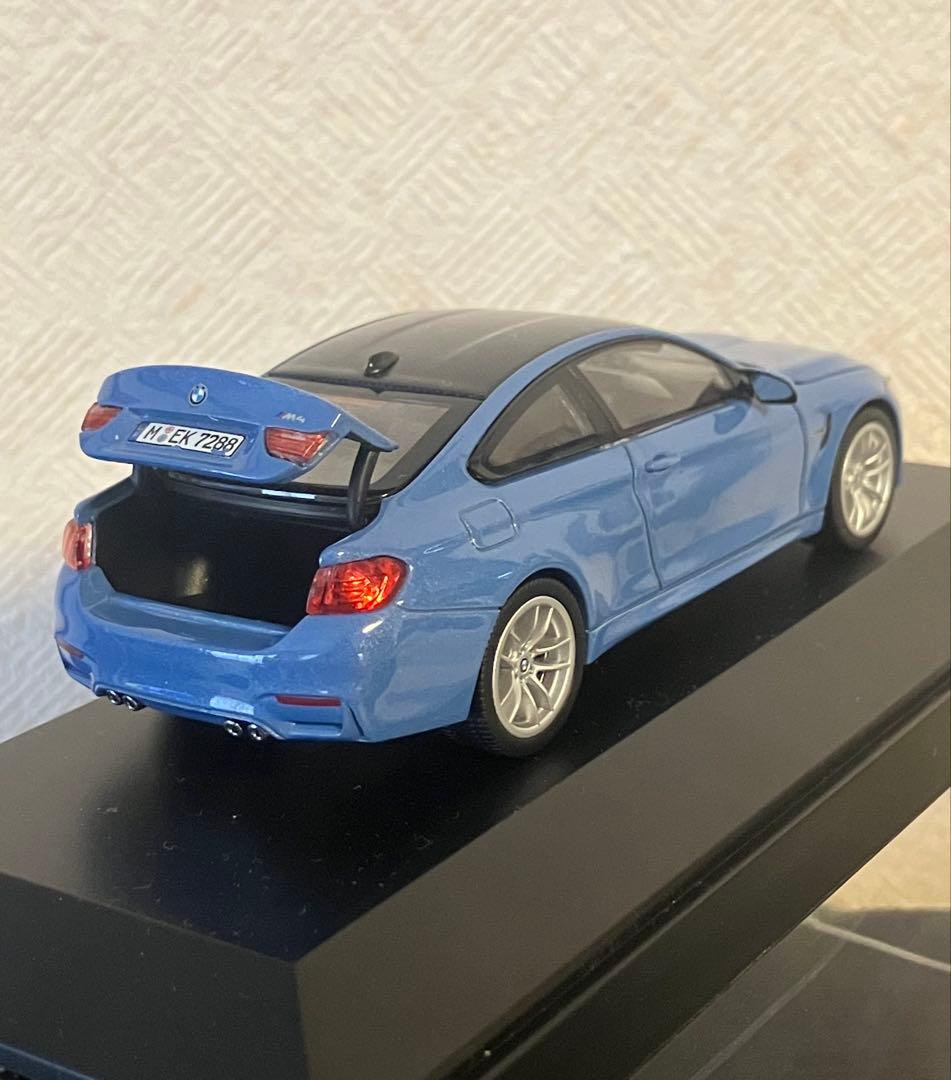 1/43 herpa製　 M4 F82 ヤスマリーナブルー
