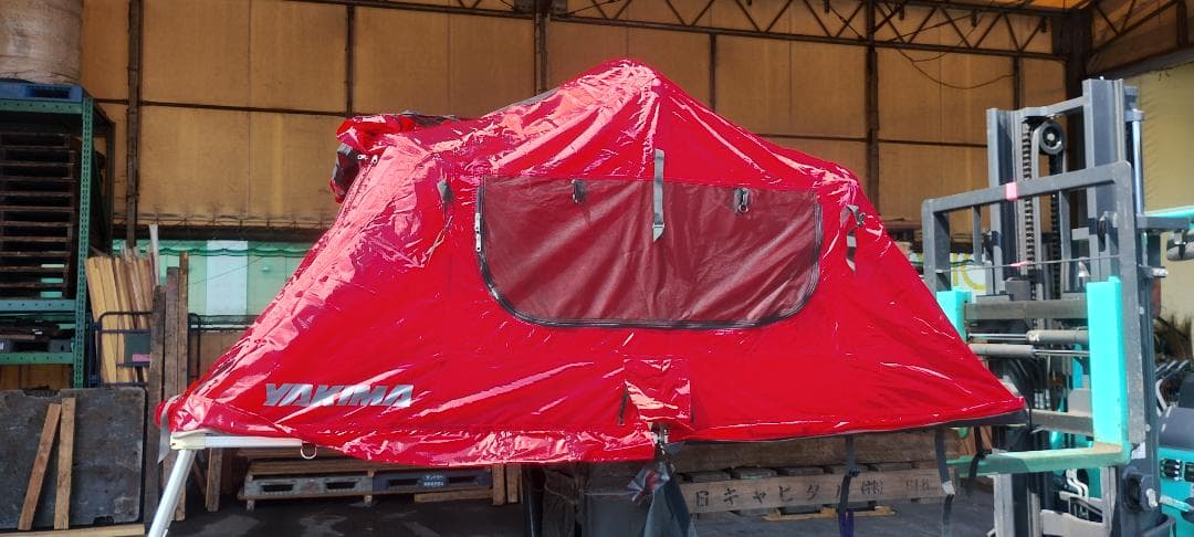 なおきんぐ 引き取り限定yakima ルーフテント　スカイライズ　Mサイズ