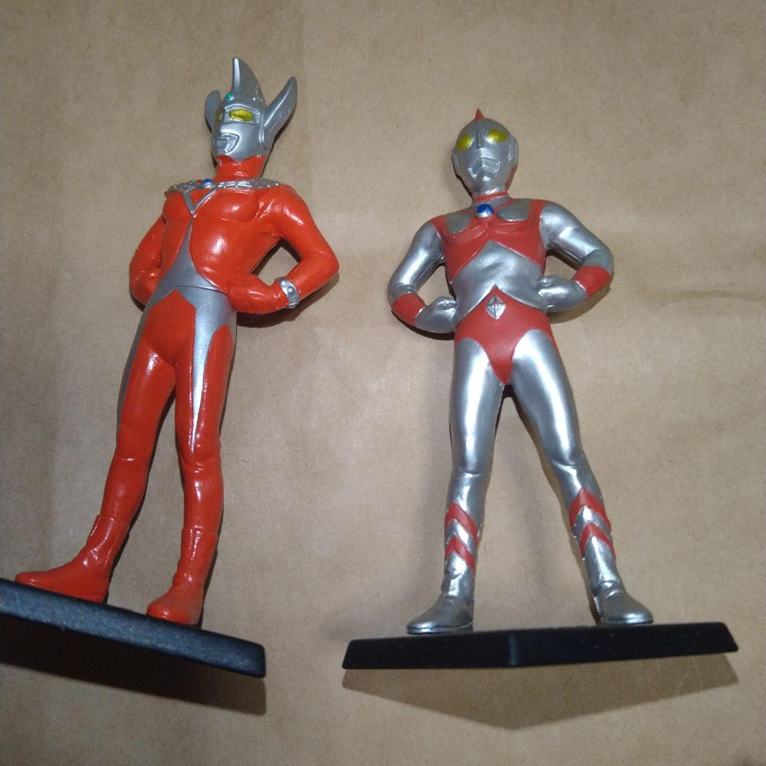 ウルトラマン　ミニフィギュア　11種セット　台座付き