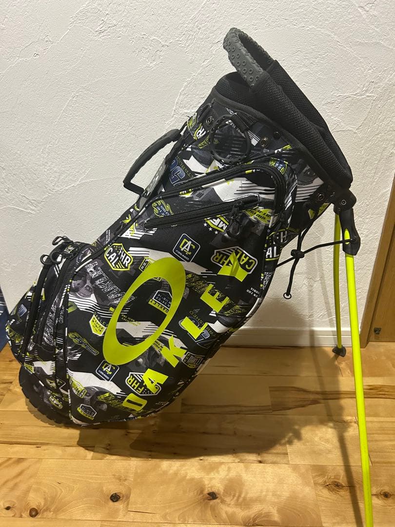 Y*様 OAKLEY スタンド型軽量キャディバッグ 黒/黄