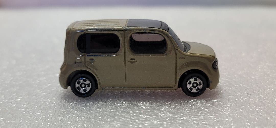 【送料無料】希少 キューブ クラフトダンボール ミニカー 「 トミカ 」