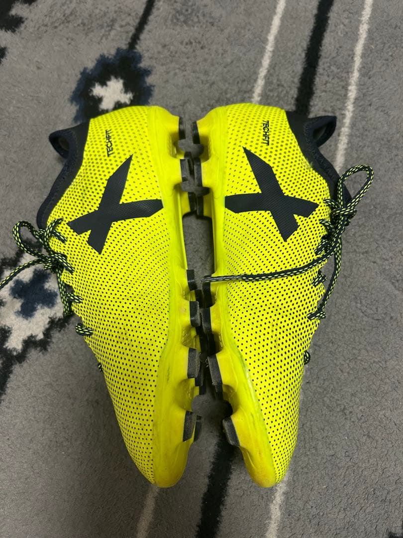 X サッカーシューズ 蛍光イエロー
