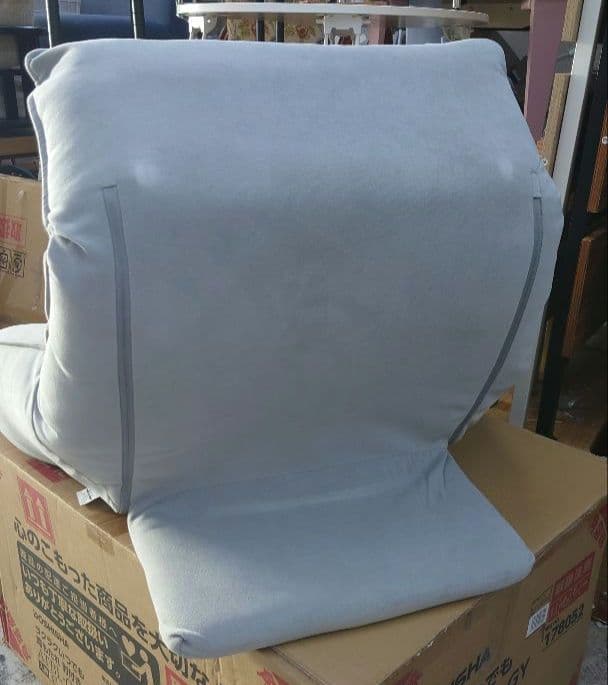いつでも背もたれ　肘付き　クッション　GY色