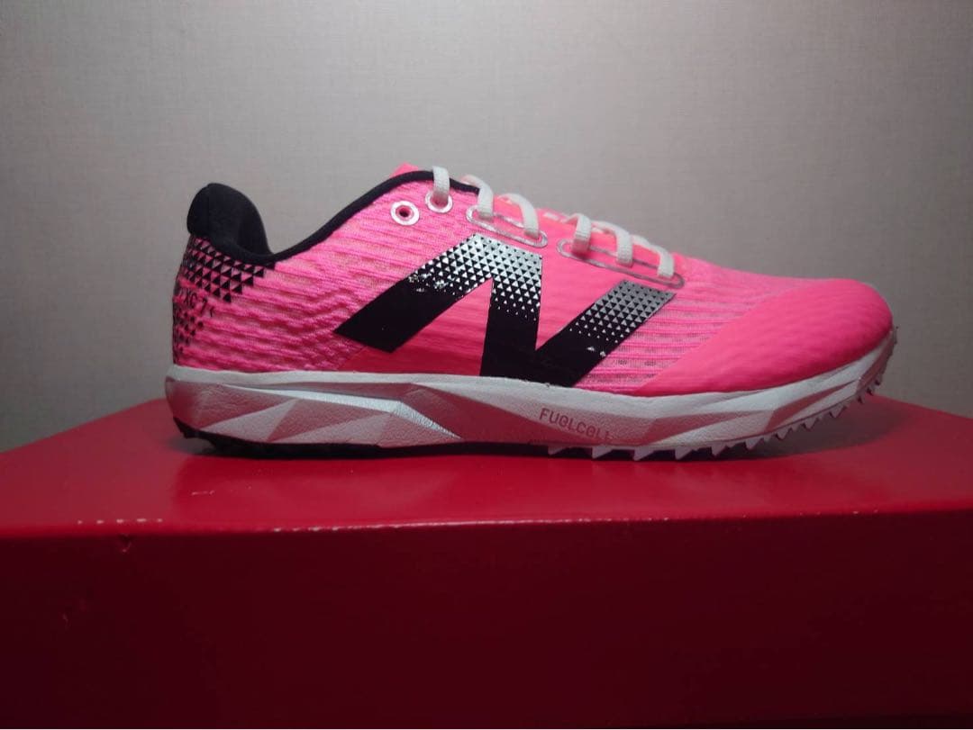 New Balance FUELCELL スパイクシューズ ピンク