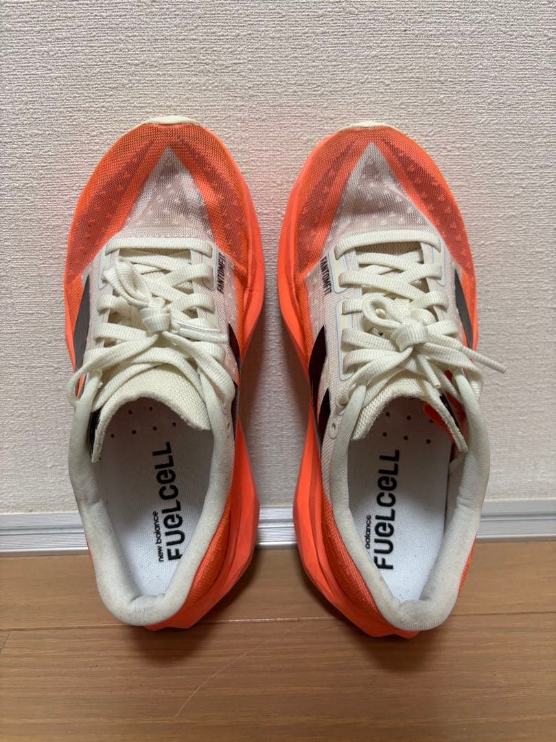 ニューバランス　FuelCell Rebel v4 23cm