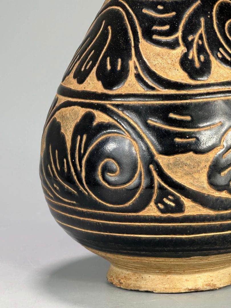 UM10S25中国美術　元代　磁州窯　剔黒花文瓶　花瓶　花入　時代華道具　唐物
