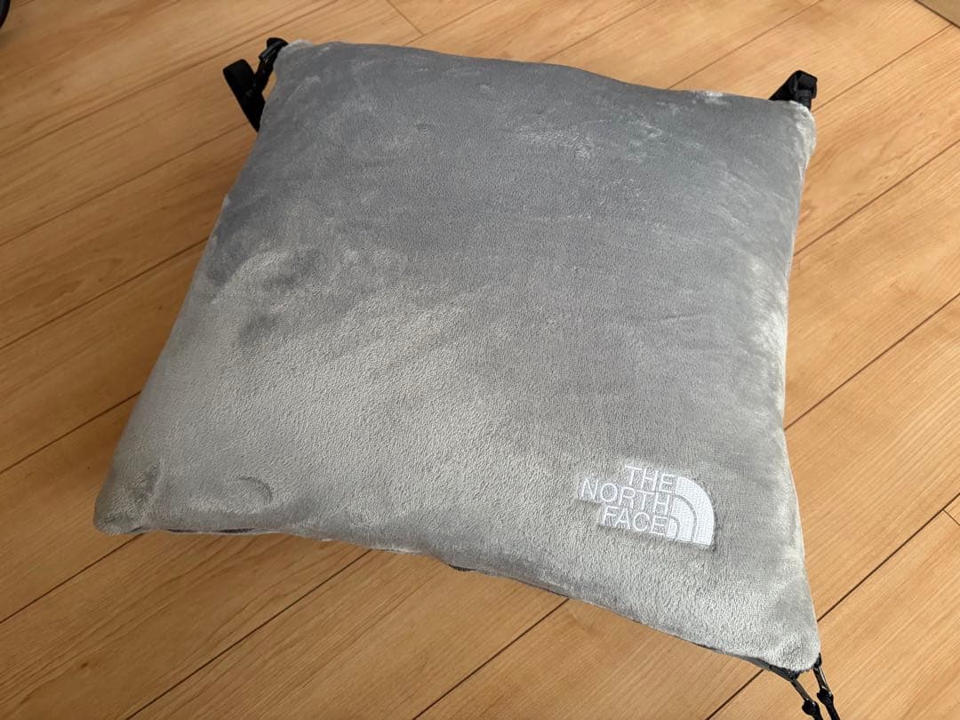THE NORTH FACE リバーシブルクッション【未使用】