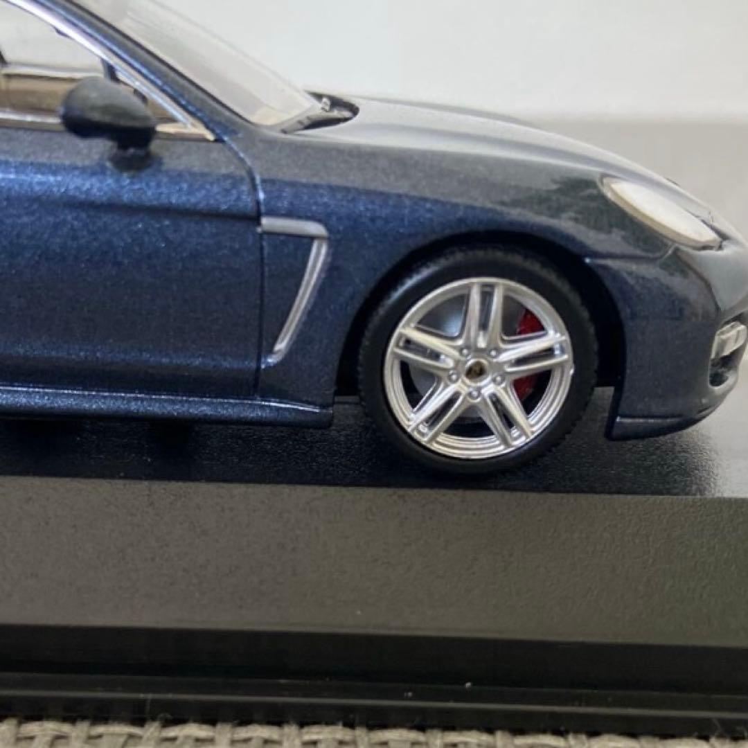 【限定1538台】ミニチャンプス 1/43 ポルシェ パナメーラ ターボ ブルー