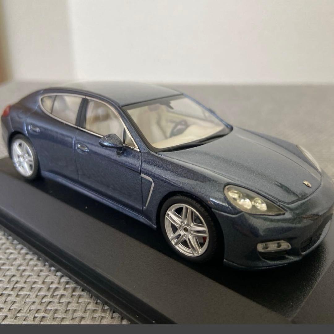 【限定1538台】ミニチャンプス 1/43 ポルシェ パナメーラ ターボ ブルー