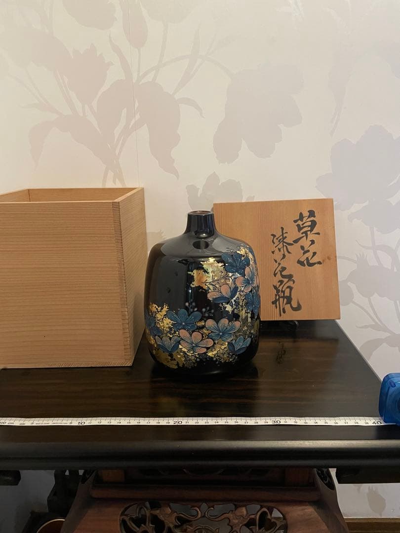 新品　骨董品　希少　花瓶 花柄 陶器 木箱付き　彫漆 草花漆花瓶 草花漆 花瓶
