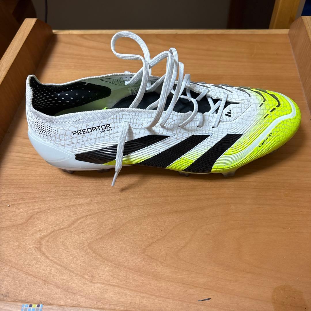 adidas Predator サッカーシューズ