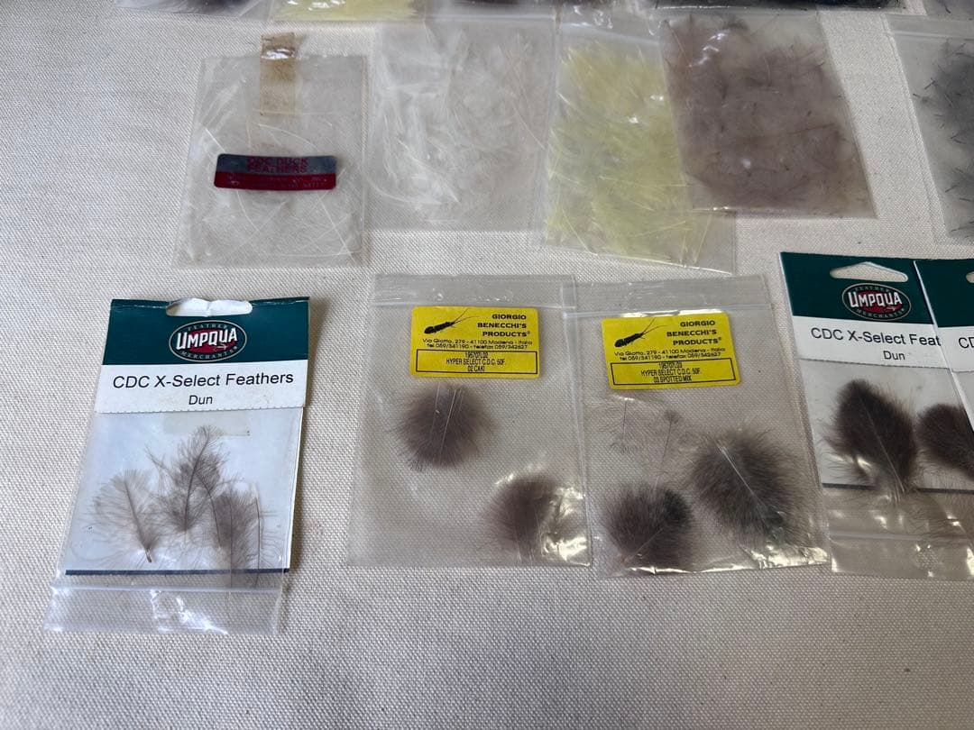 Umpqua CDC X-Select Feathers 他多数