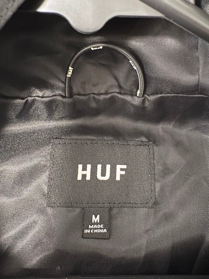 HUF ウィンドブレーカー
