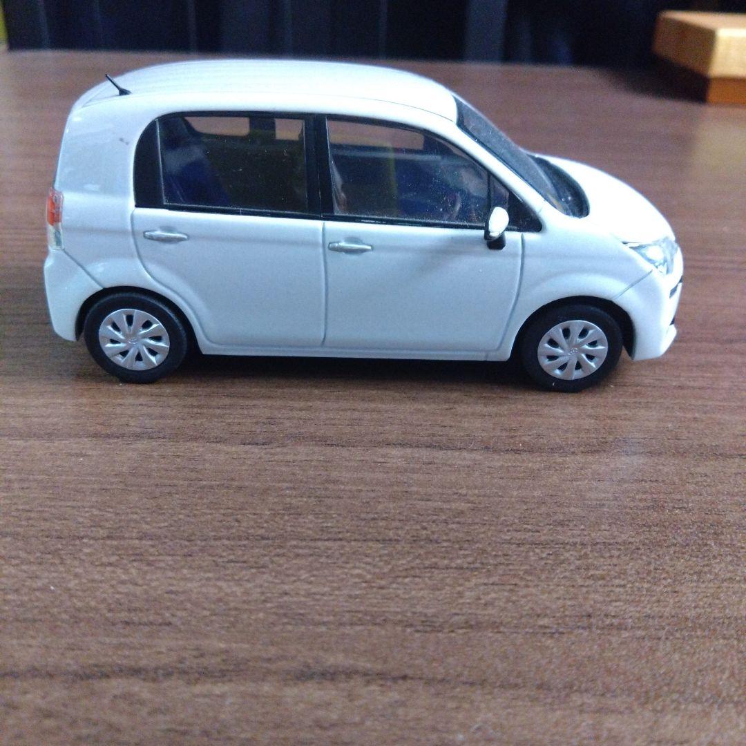 トヨタカラーサンプル スペイド ホワイトパール
