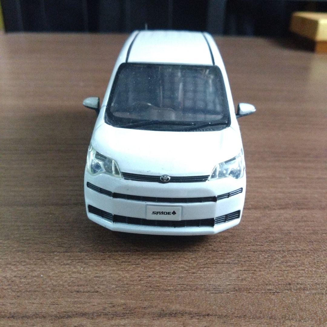 トヨタカラーサンプル スペイド ホワイトパール