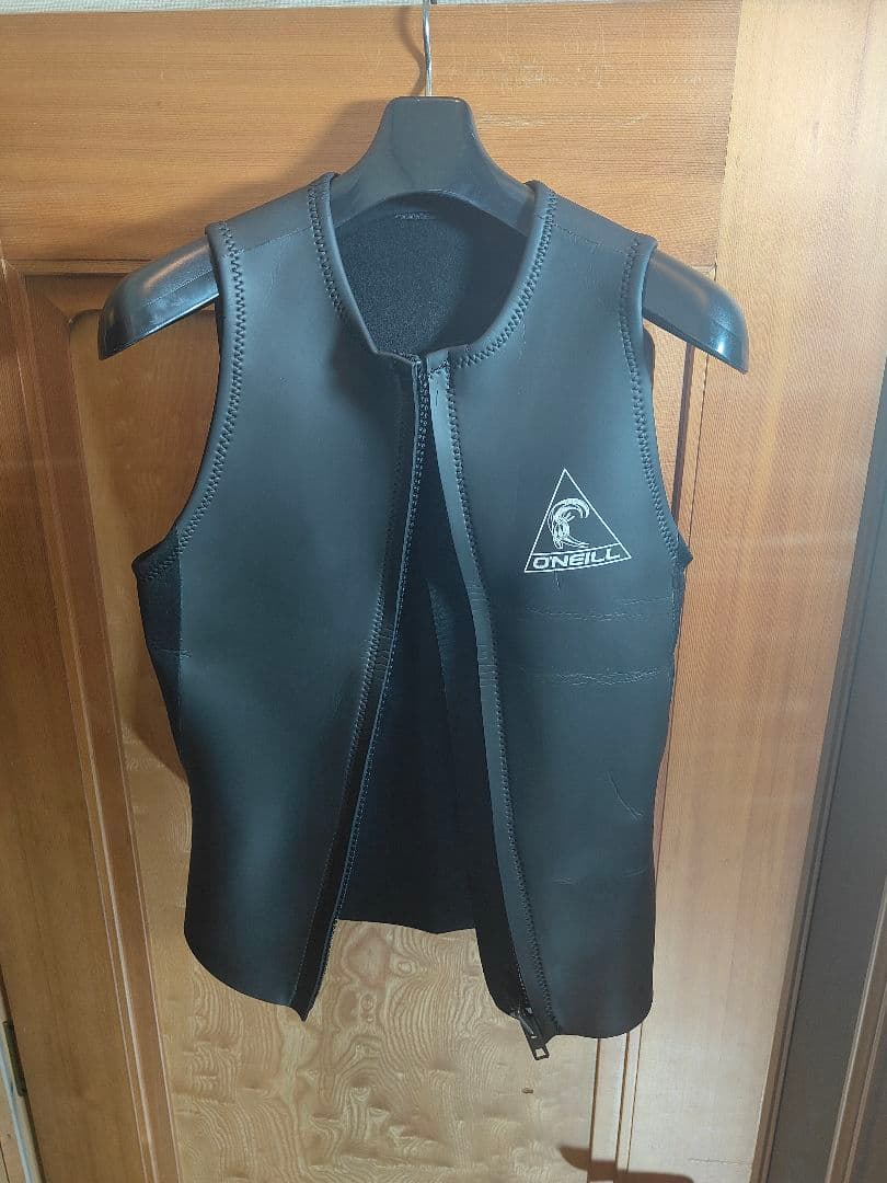 【極美品】O'neill オニール　正規品　ウェットスーツ フロントジップベスト